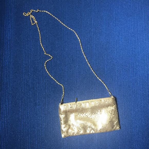 Gold Elizabeth Arden Clutch - Picture 2 of 6